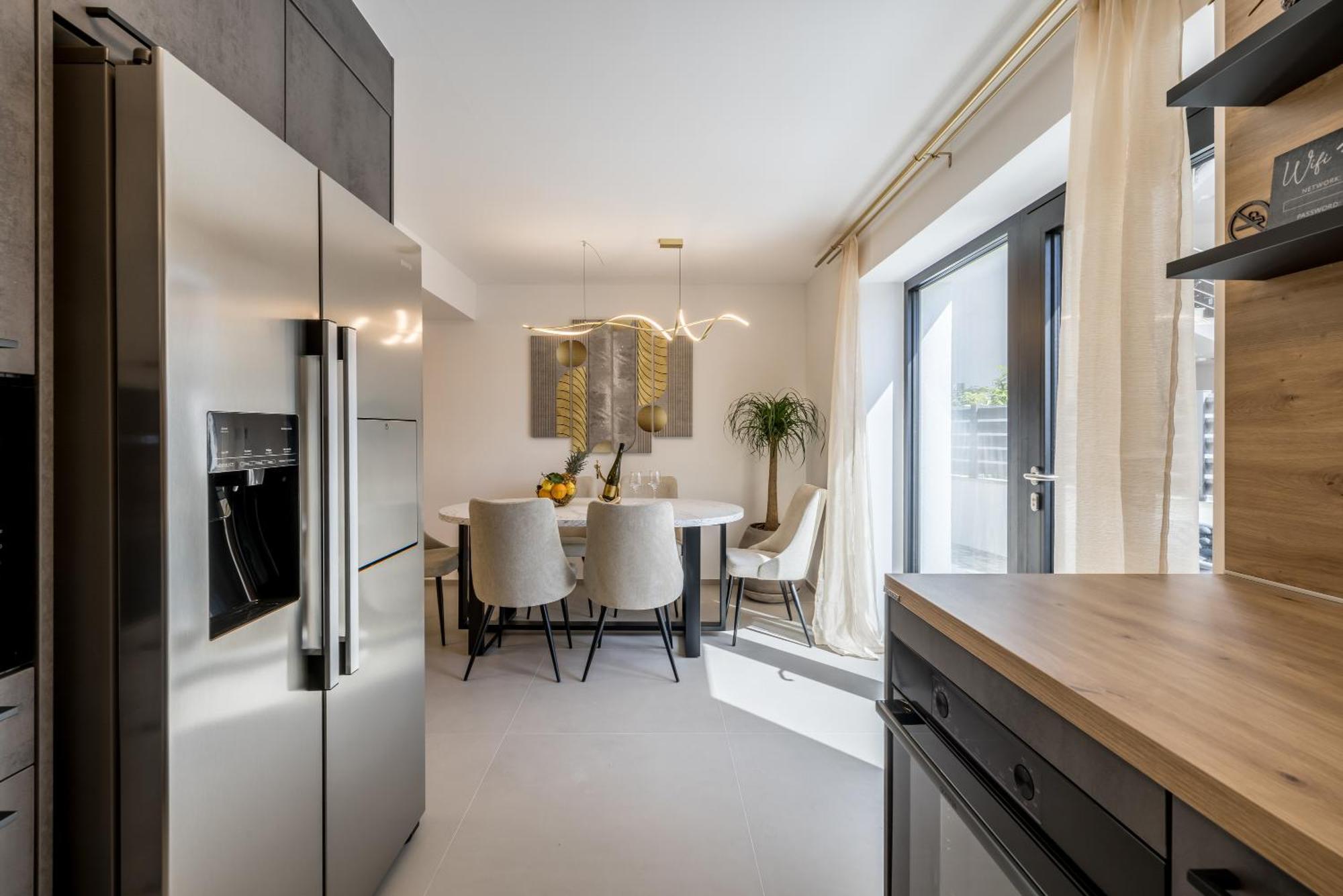 Apartment Sara โตรกีร์ ภายนอก รูปภาพ