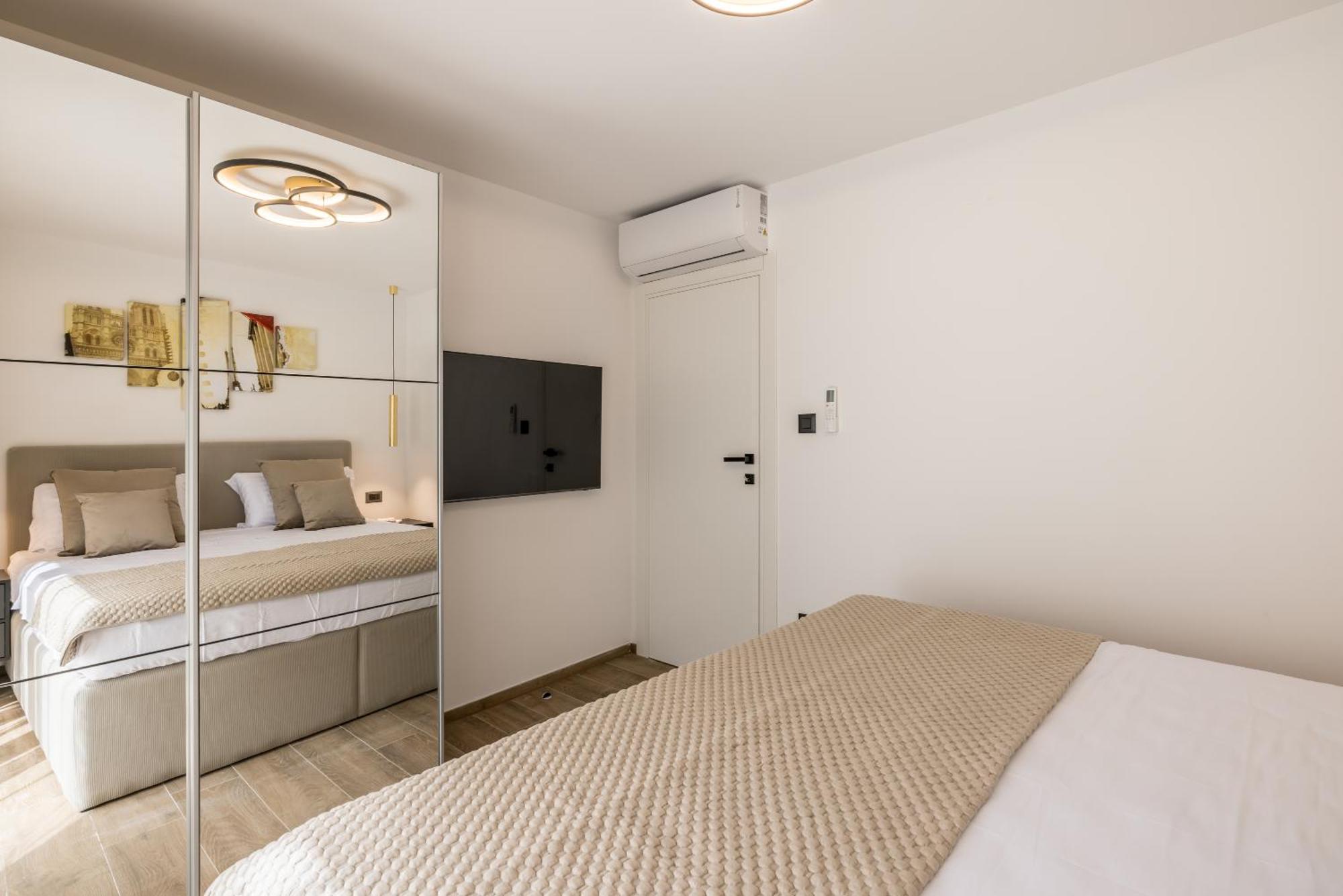 Apartment Sara โตรกีร์ ภายนอก รูปภาพ